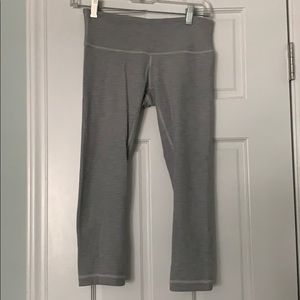 Lululemon Wunder Under Crops - Size 6